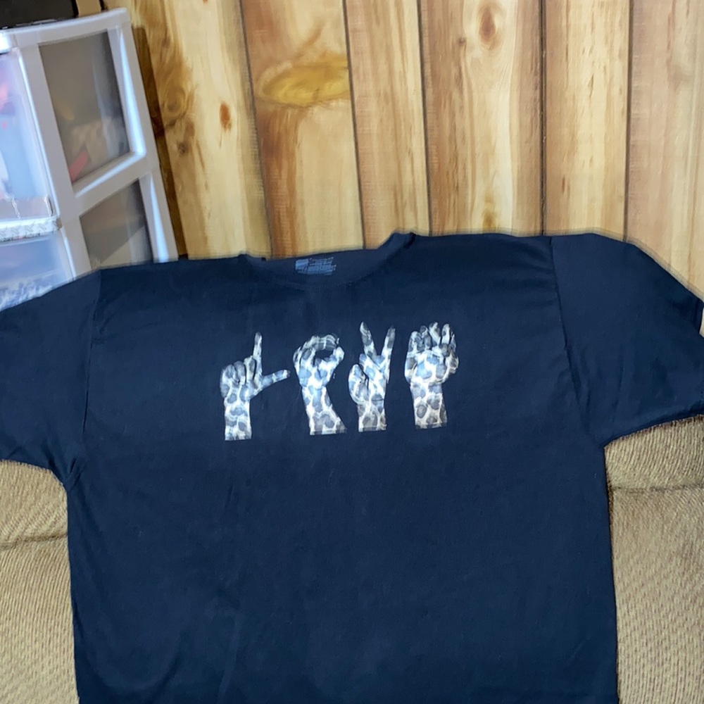 NWT LOVE in sign language black tee w/ cheetah print design very rare